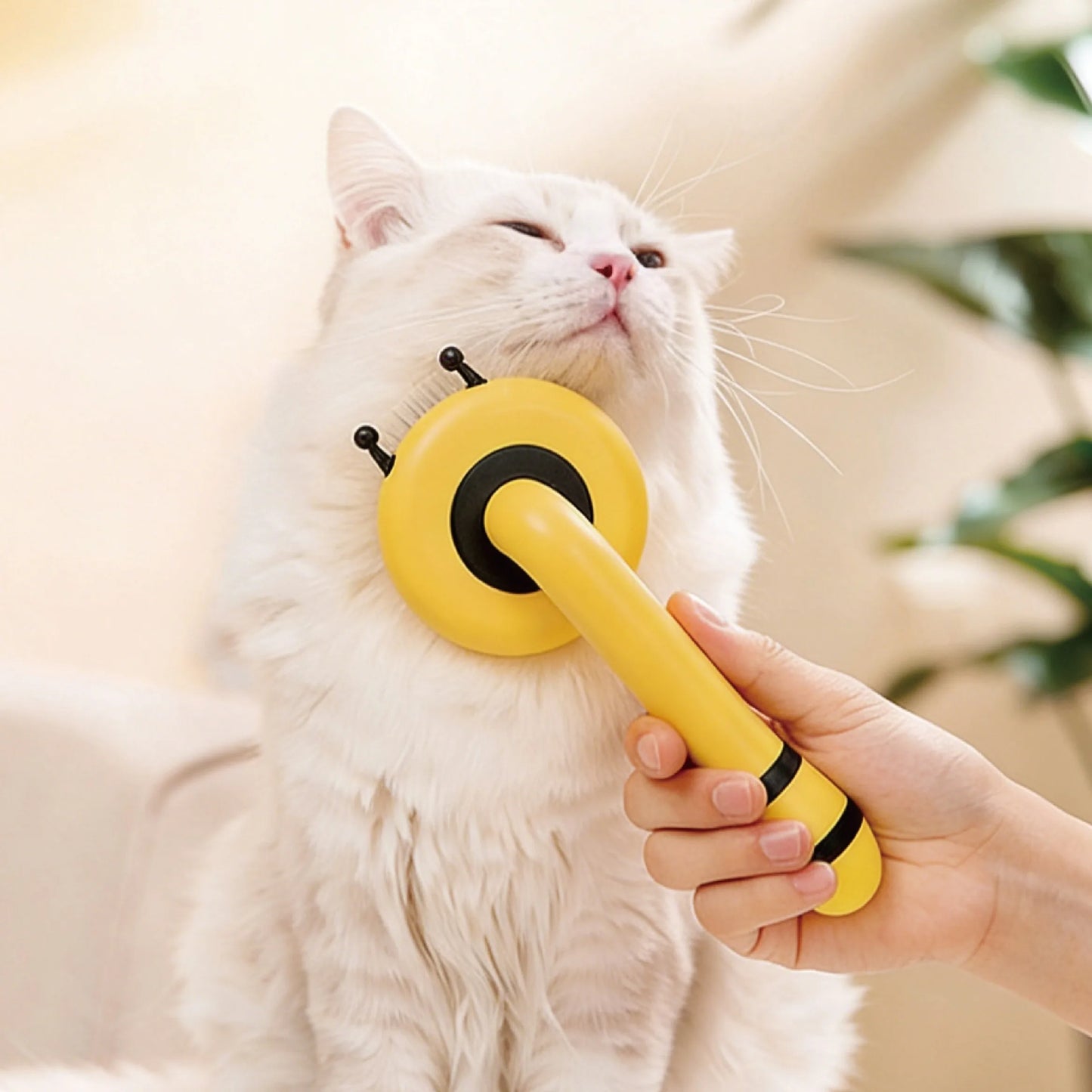 Self-Cleaning Pet Grooming Brush – Deshedding Comb for Dogs & Cats